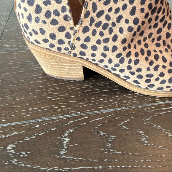 NINE WEST | Leopard Split Ankle Booties‎ Size 7 - Picture 2 of 7